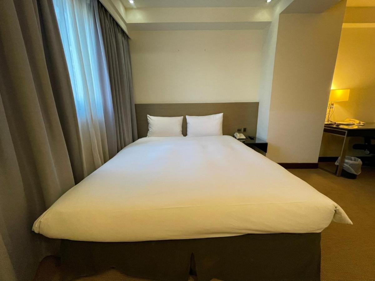 Guide Hotel Hsinchu Zhongyang Exterior photo